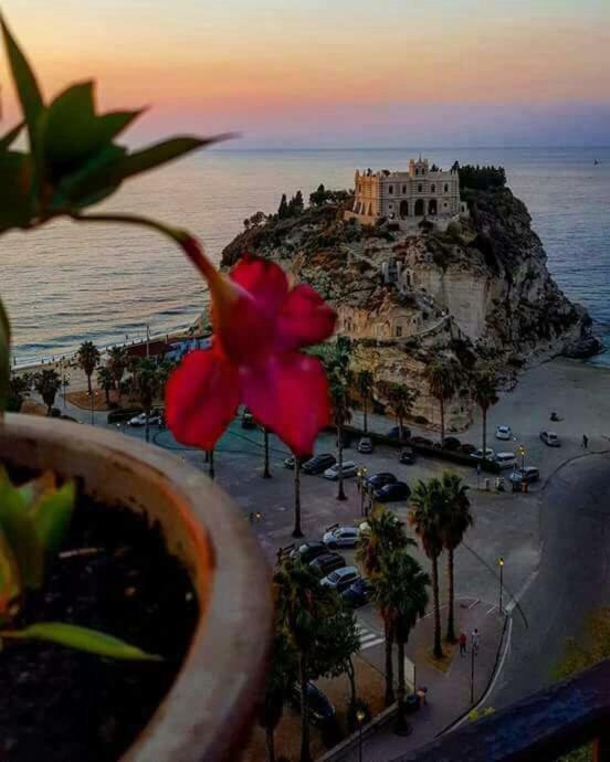 Casa Del Sole B&B Tropea Exteriör bild